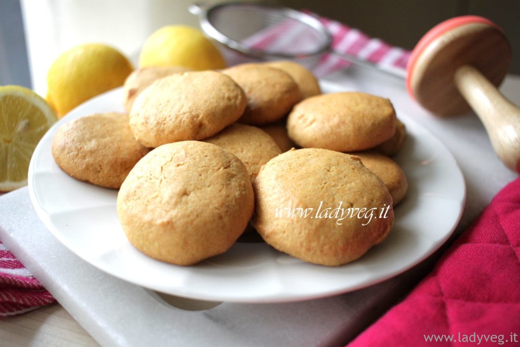 Biscotti vegani senza glutine al limone