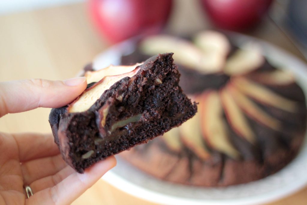 Torta di mele vegan senza glutine al cacao